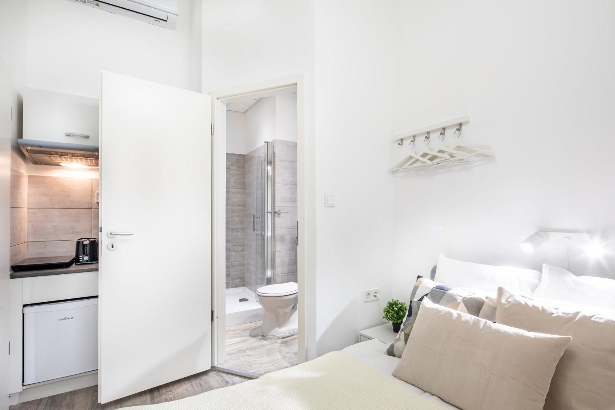 Very Central - Small Studio For Solo Traveller Budapest Bagian luar foto