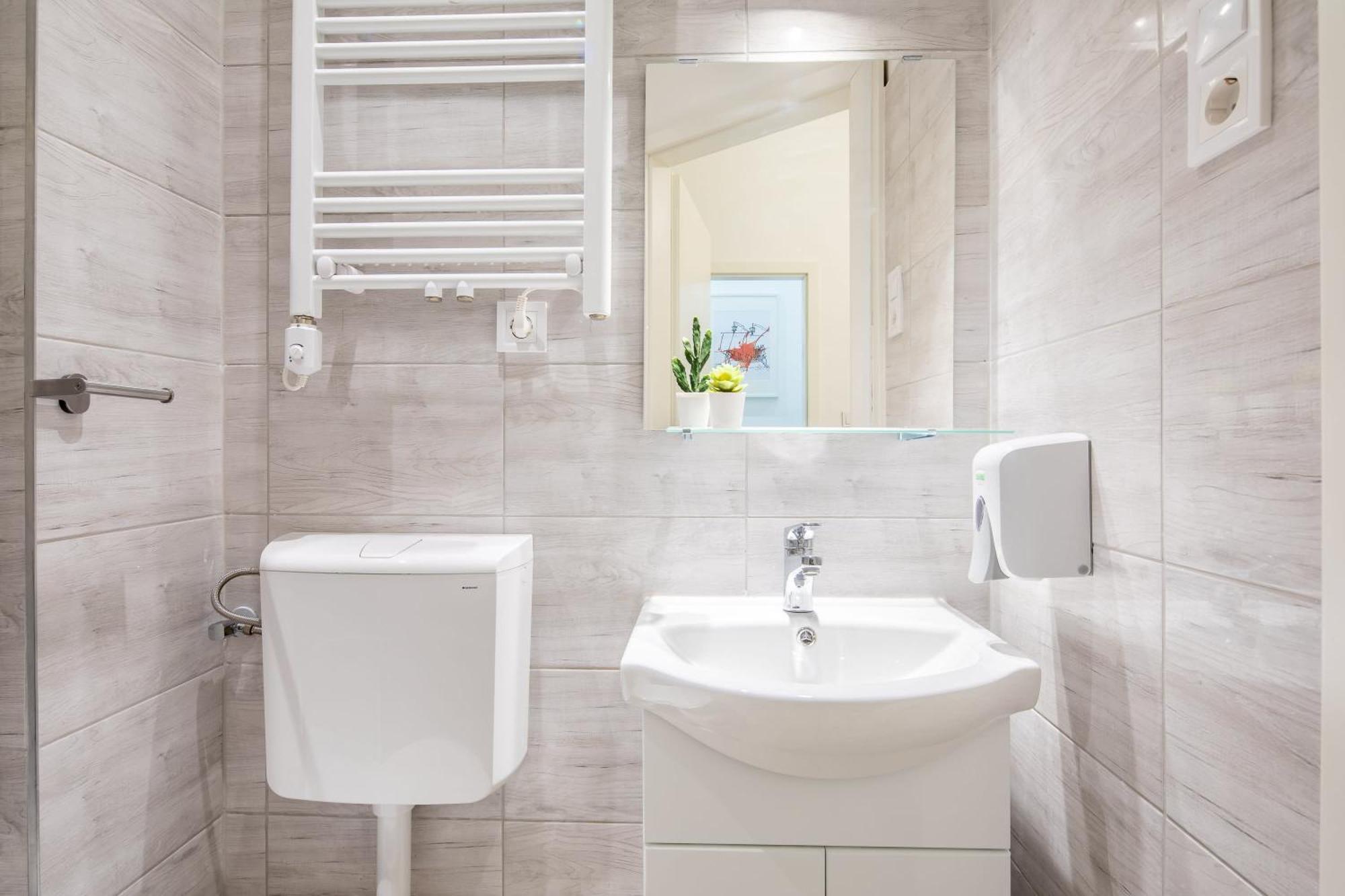 Very Central - Small Studio For Solo Traveller Budapest Bagian luar foto