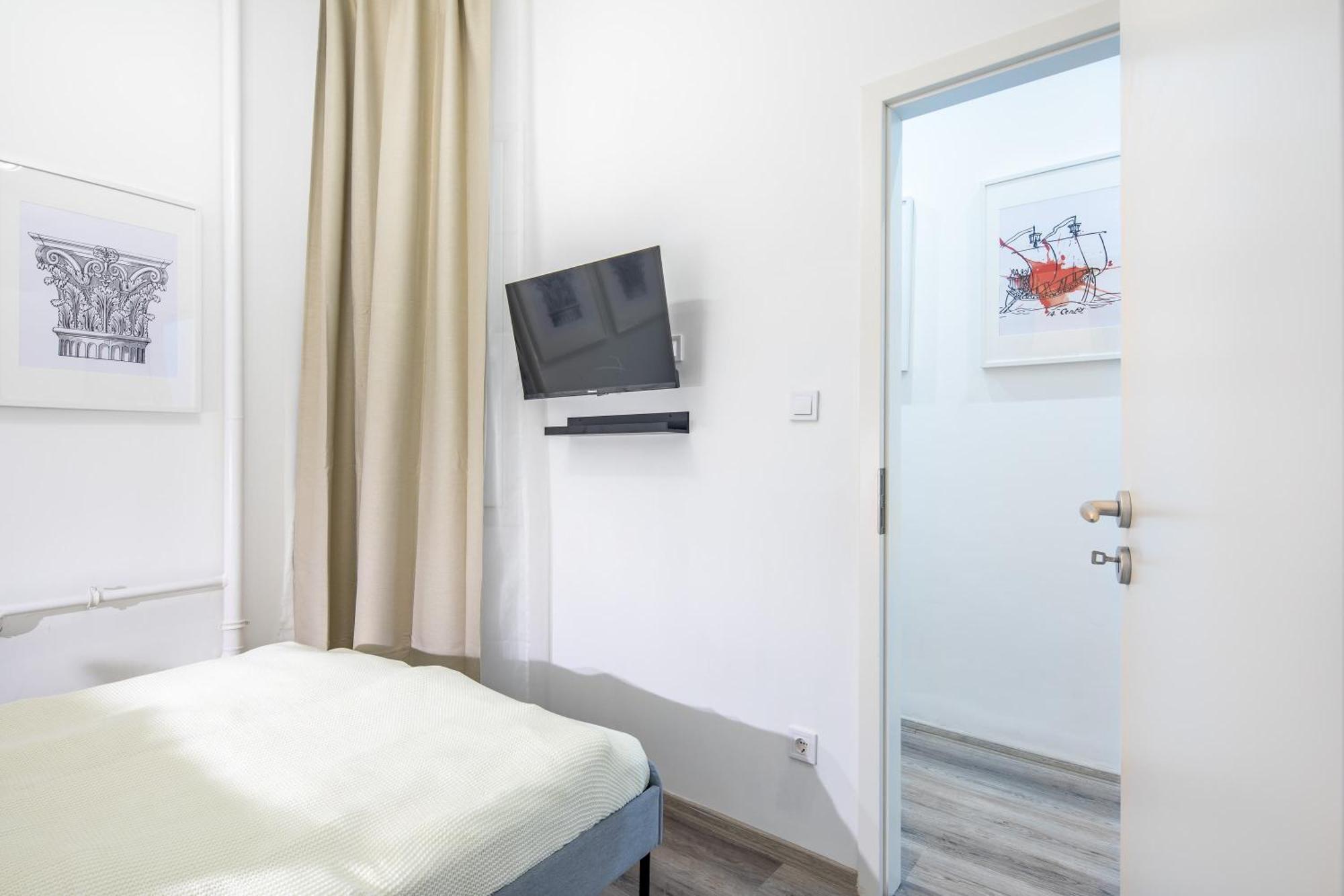 Very Central - Small Studio For Solo Traveller Budapest Bagian luar foto