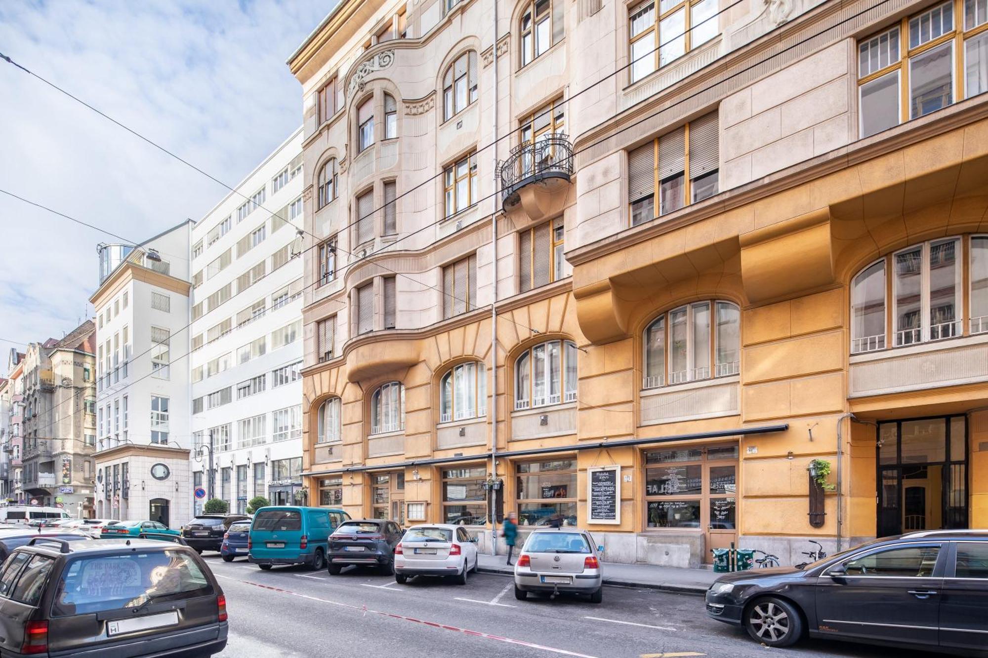 Very Central - Small Studio For Solo Traveller Budapest Bagian luar foto