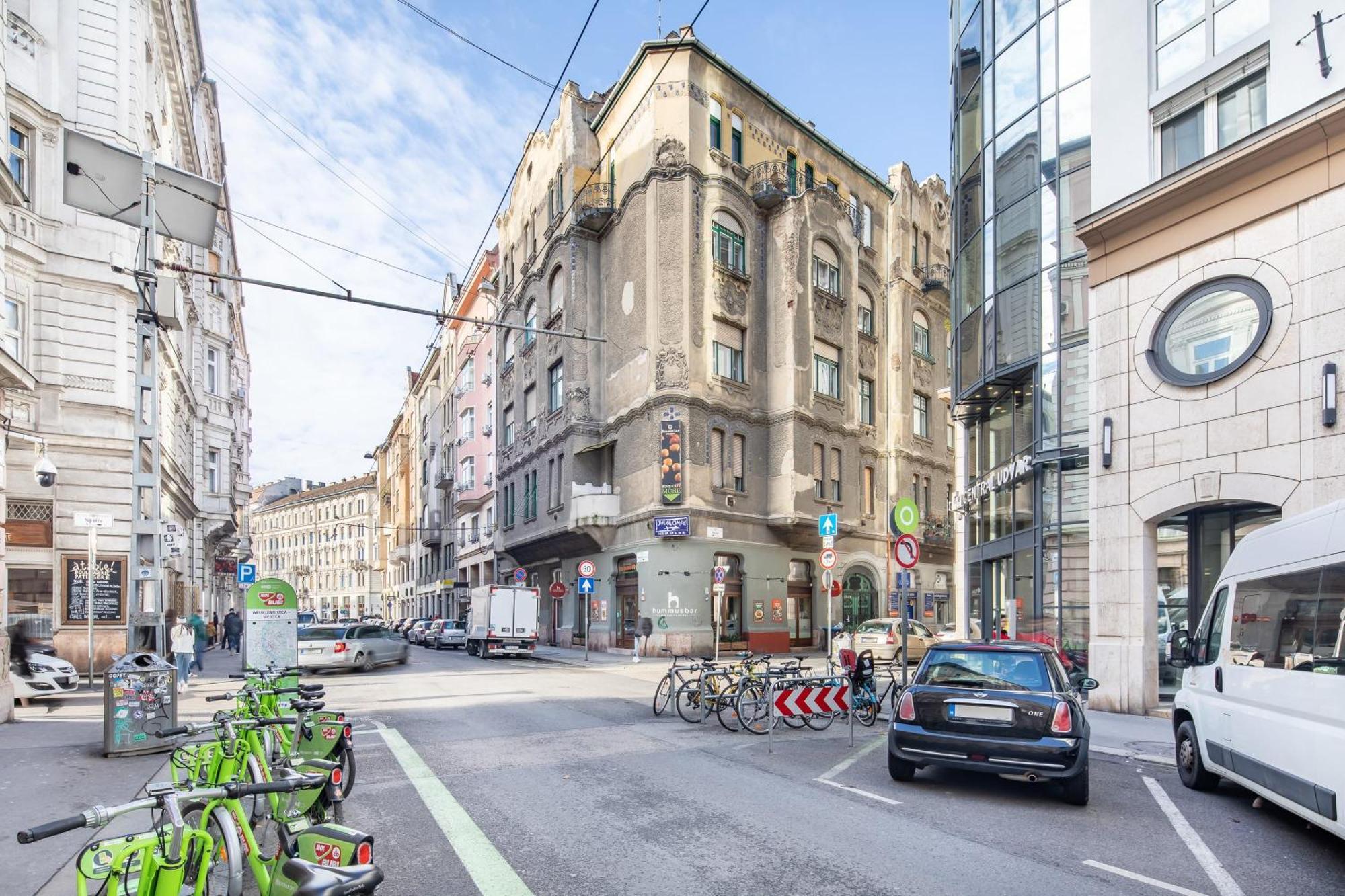 Very Central - Small Studio For Solo Traveller Budapest Bagian luar foto